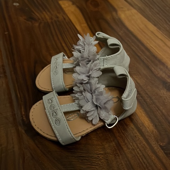 Infant size 1, adorable sandals - Picture 3 of 4